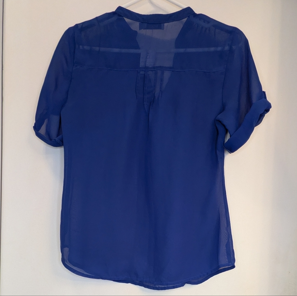 Roll-cuff Sheer Blouse - Picture 9 of 10